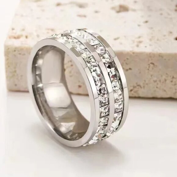 3/$35 Silver Stainless Steel Double Row Rhinestone Band Fashion Ring Engagement - Picture 4 of 4